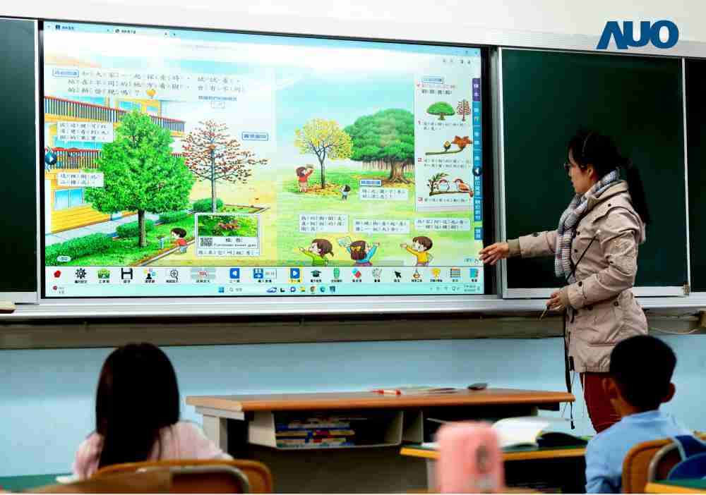 JDB电子与达擎共同开发的〝远程设备管理系统〞，，，透过流畅的多功能安装模式、、、直觉设计的整合操作接口，，，，可同时管理多部设备，，改善学校的设备管理痛点